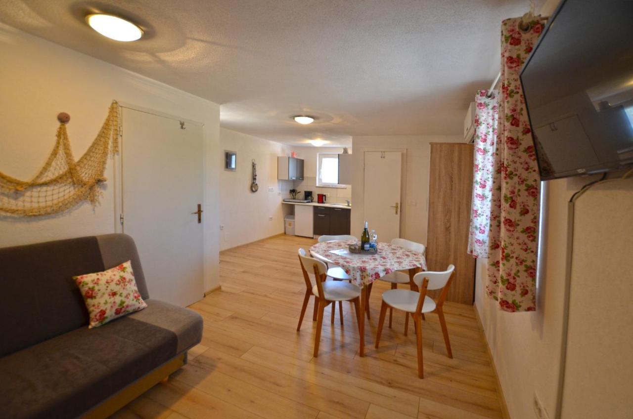 Bavica Apartments 罗维尼 外观 照片
