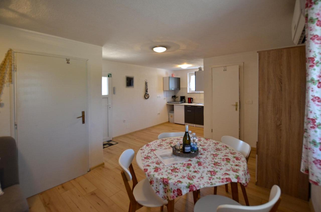 Bavica Apartments 罗维尼 外观 照片