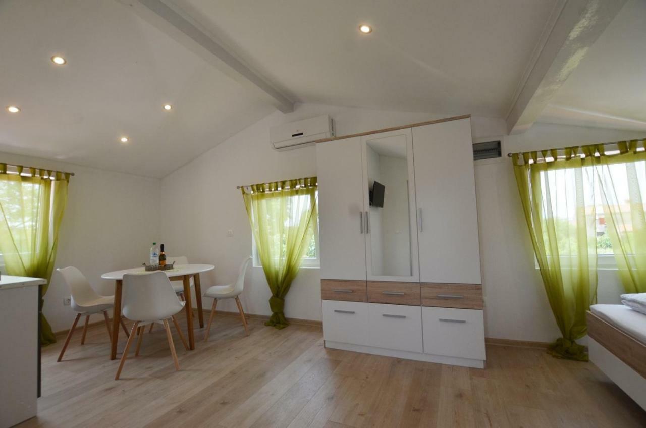 Bavica Apartments 罗维尼 外观 照片